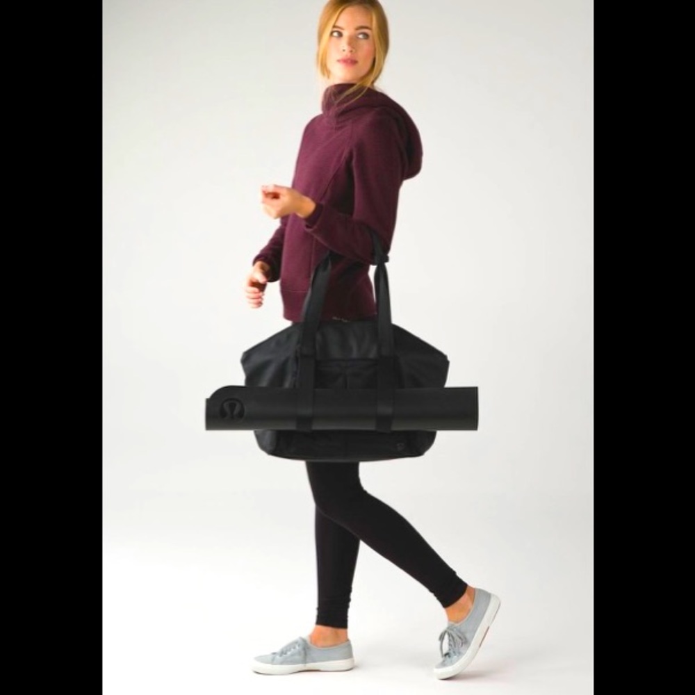 Lululemon Athletica Free To Be Bag -Like NEW!